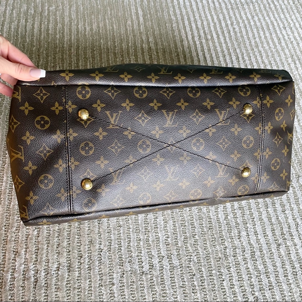 Louis Vuitton Artsy Discontinued Large Bag - Picture 7 of 15